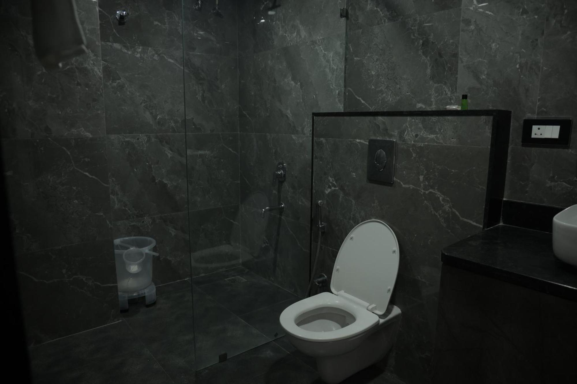 אודייפור Hotel The Rainbow Inn מראה חיצוני תמונה