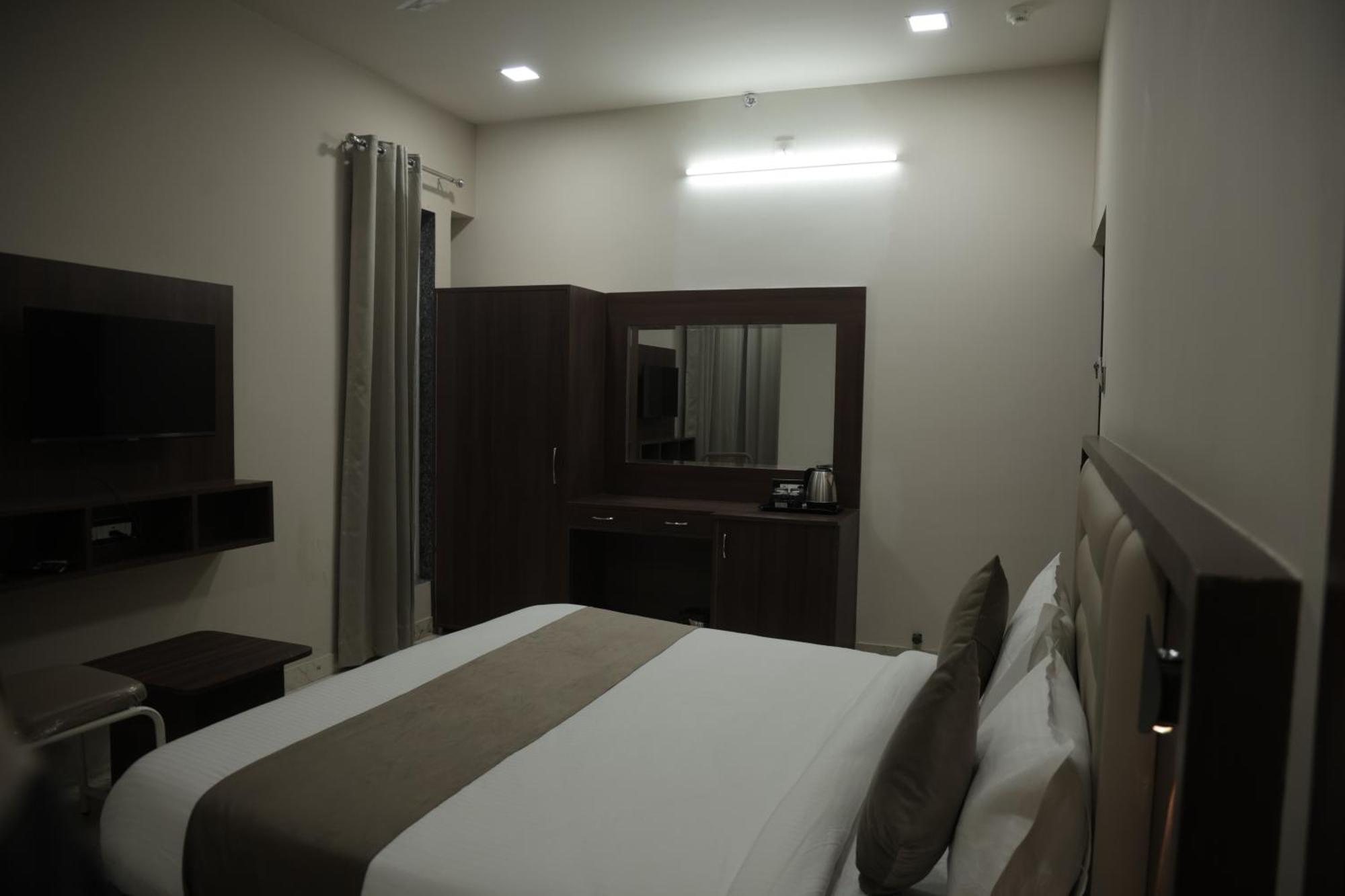אודייפור Hotel The Rainbow Inn מראה חיצוני תמונה