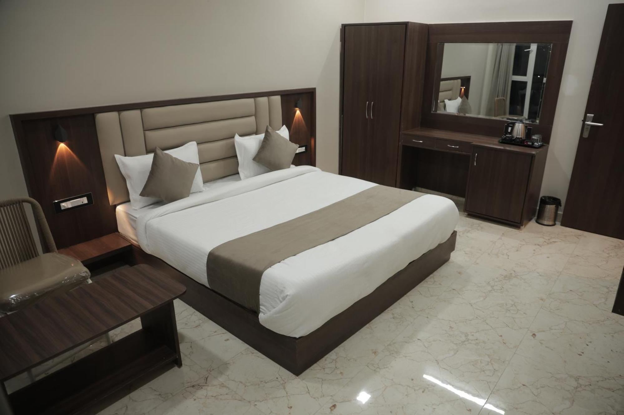 אודייפור Hotel The Rainbow Inn מראה חיצוני תמונה